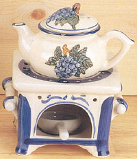 *  YOU  WANT  FANCY  ?  WELL  HERE  IS  A  FANCY  TEA  POT  W/GRAPES  FRAGRANCE  OIL  WARMER  YOU  WILL  JUST  HAVE  TO  HAVE  !!!!